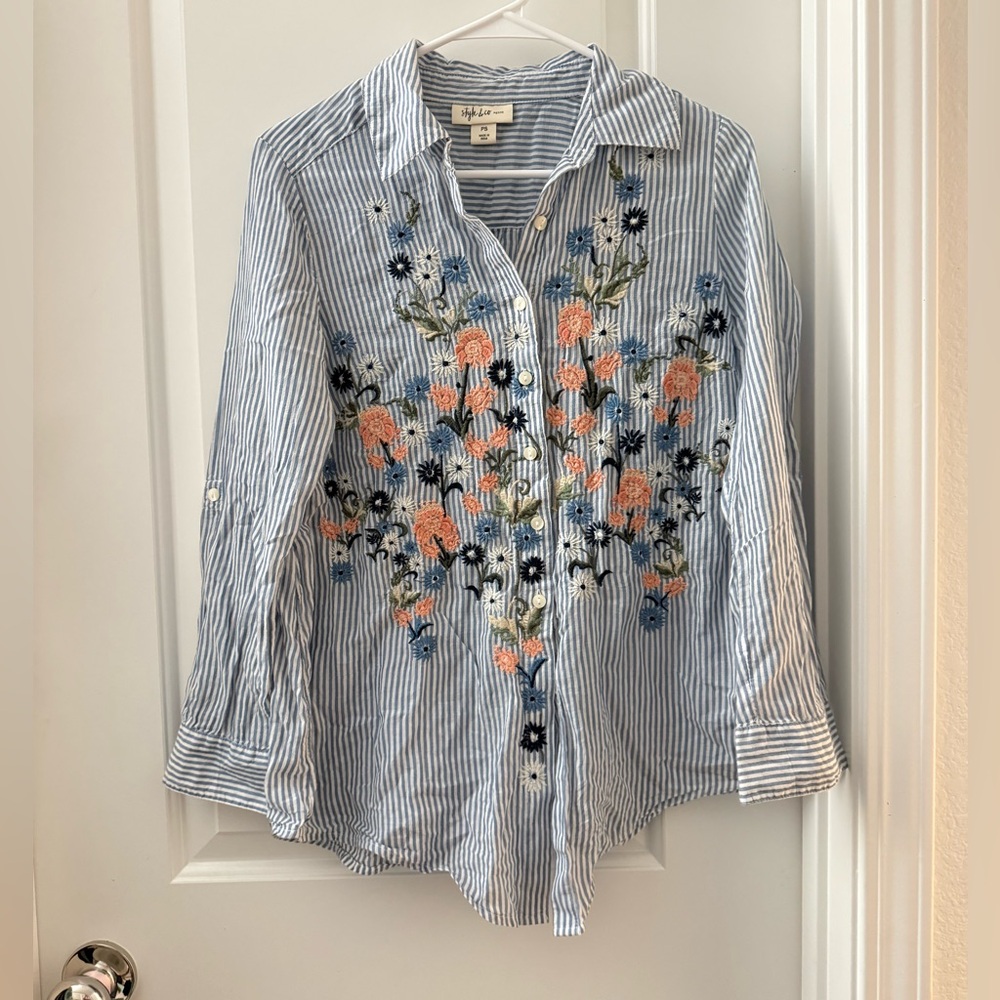 Style & Co. blue & white striped long sleeve shirt w/ floral embroidery